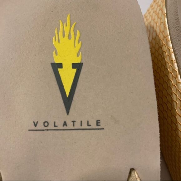 Volatile Platform Flipflop - Picture 5 of 8